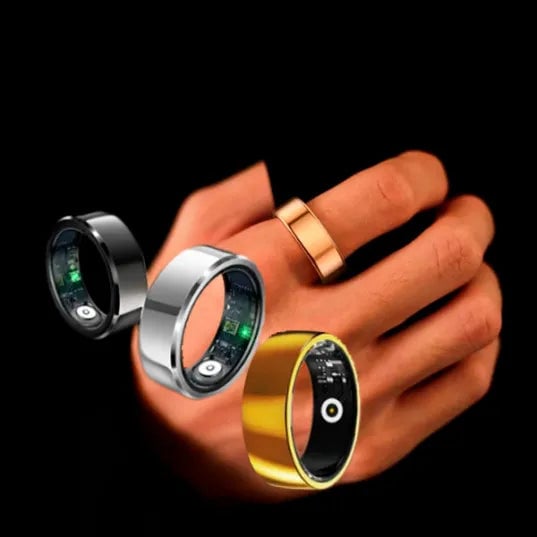 Herz P1 smart ring in hand